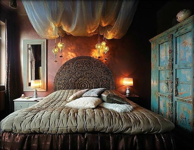 orientalisches schlafzimmer Backdate Dekor 0 Add Some Dark Drama to the Bedroom  Schlafzimmer gestalten